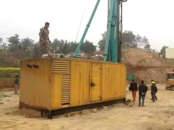 下花园如何判断水冷式机油散热器密封件是否需要更换？